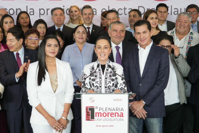 Claudia Sheinbaum celebra bancada histórica de morena con 66 senadores