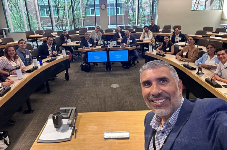 Asiste Ángel Torres a ‘Visionarios Summit de la Aceleradora de Ciudades’ en MIT y Harvard