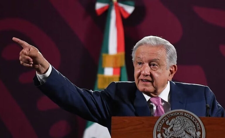 Llama AMLO a fortalecer el compañerismo y la institucionalidad en Morena