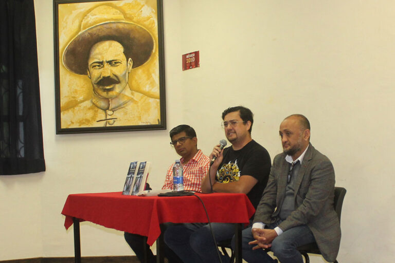 Presentan El coronel Tek en la UNICH
