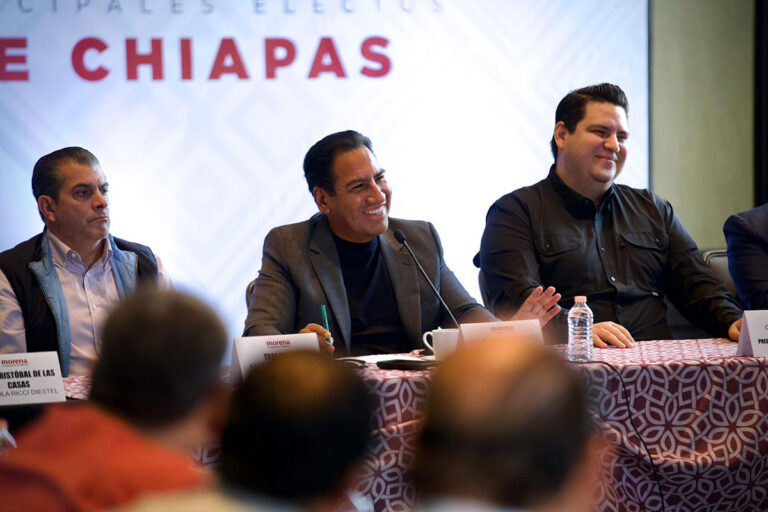 Eduardo Ramírez Aguilar se reúne con presidentes municipales electos de Morena