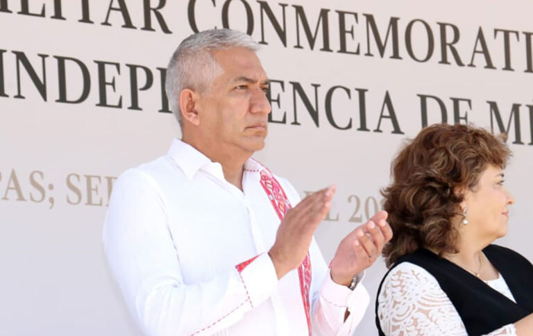 Participa fiscal general en el Izado de Bandera en Conmemoración de la Independencia de México