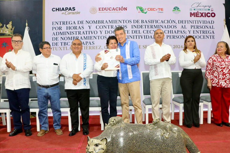 Entrega Rutilio Escandón basificación y contratos a personal del Cecyte y Telebachillerato Comunitario