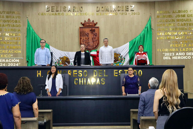 Rutilio Escandón Cadenas devela inscripción del Bicentenario de la Federación de Chiapas a México