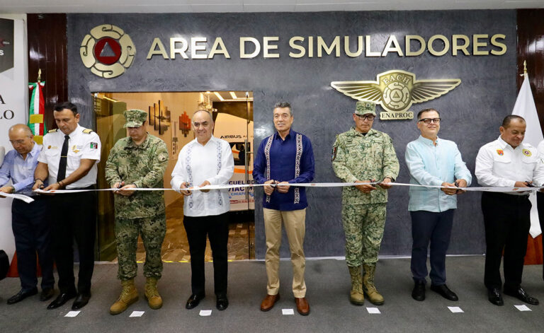 En la Enaproc-Chiapas, entrega Rutilio Escandón unidades vehiculares e inaugura Área de Simuladores de Vuelo