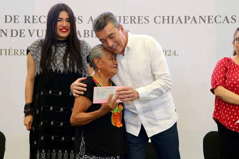 Participación de las mujeres emprendedoras ha sido clave para el progreso de Chiapas: Rutilio Escandón