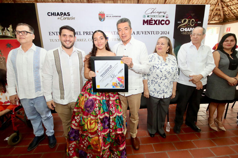 Entrega Rutilio Escandón el Premio Estatal de la Juventud Chiapas 2024