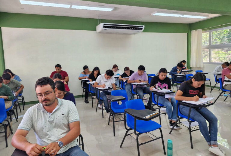 Aplican en la UNACH  Examen General de Egreso de la Licenciatura  del Ceneval