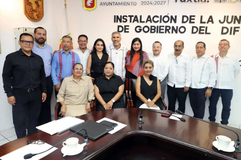 El sistema DIF Tuxtla realizó la presentación del nuevo equipo de la Administración 2024-2027