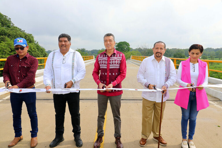 En Juárez, Rutilio Escandón inaugura el puente vehicular del camino Santa Teresa- San Manuel