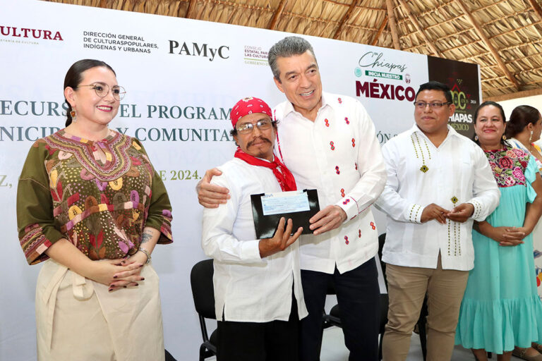 Rutilio Escandón entrega recursos del Programa de Apoyos a las Culturas Municipales y Comunitarias
