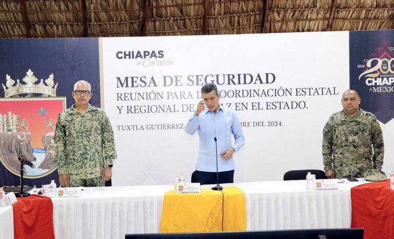 Reitera Rutilio Escandón Cadenas llamado a la autoexploración para prevenir el cáncer de mama