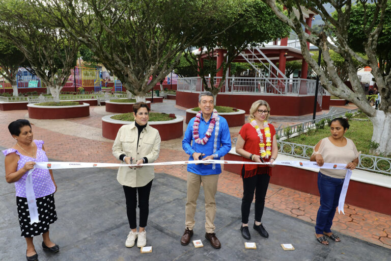 En Ixhuatán, Rutilio Escandón inaugura la Unidad Deportiva ‘Santa Cruz’ y Parque Público