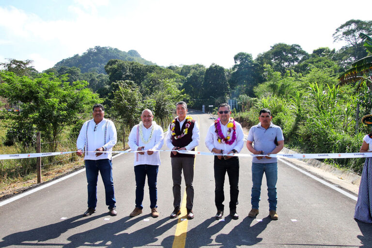 Rutilio Escandón inaugura el camino San Fernando-Monterrey-Las Maravillas