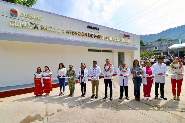 En Tecpatán, Rutilio Escandón inaugura Clínica para la Atención de Parto Humanizado
