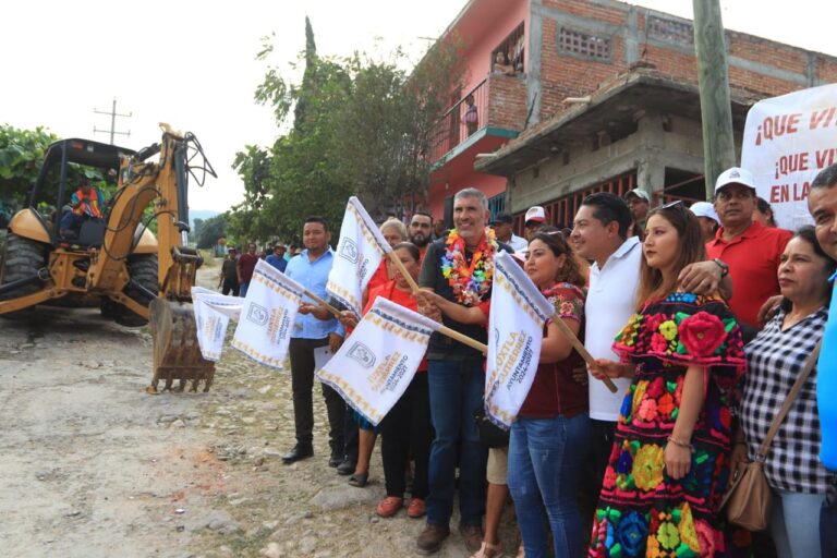 Se suma Colonia Azteca a la pavimentación de calles: ATC
