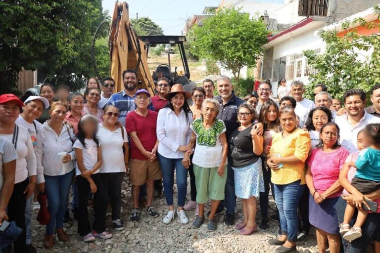 Arranca Ángel Torres trabajos de pavimentación en San Pedro Progresivo