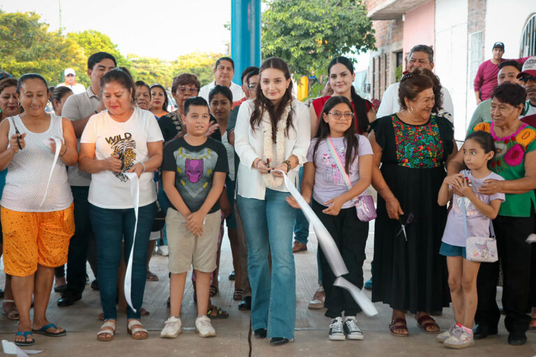 Valeria Rosales inaugura domo y parque en Unión Invi