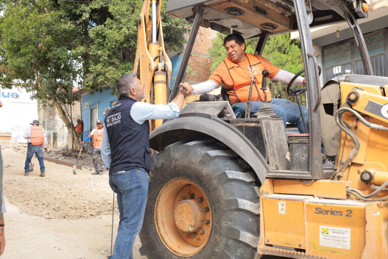 Realiza Ángel Torres visita de seguimiento de obra en la colonia El Roble de Tuxtla