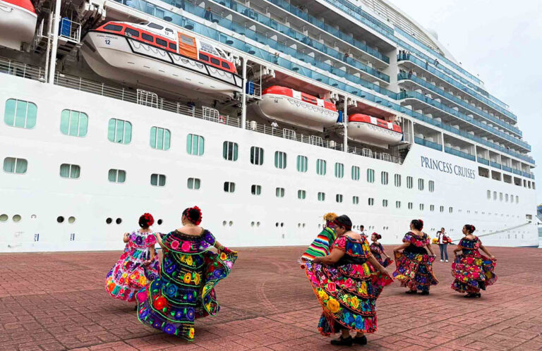 Con la llegada del Coral Princess, Puerto Chiapas cierra exitosamente la temporada de cruceros 2024