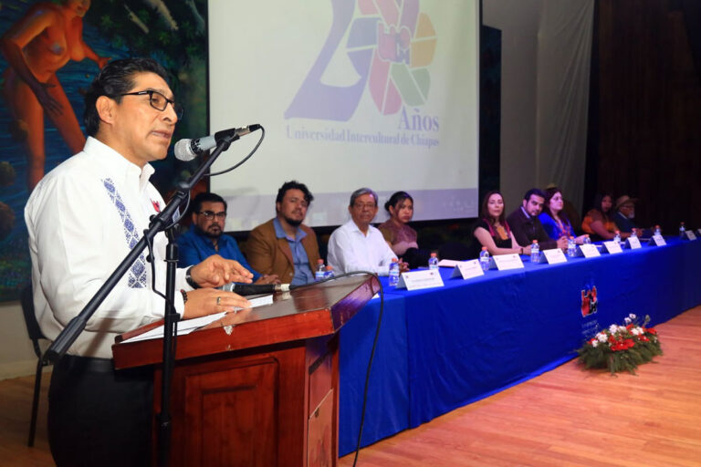 Acude secretario de Educación a celebración del 20 aniversario de la Unich