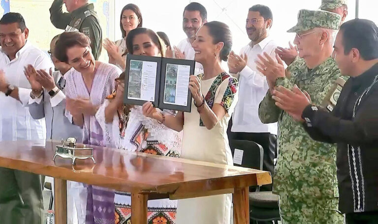 Eduardo Ramírez acompaña a Claudia Sheinbaum al primer aniversario del Tren Maya