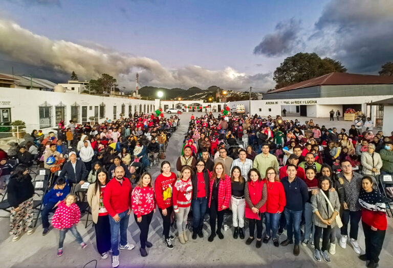 Fabiola Ricci celebra ‘La Esperanza de la Navidad’ con niños y familias de SCLC