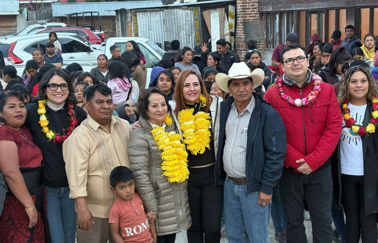 Entrega Fabiola Ricci ayuda humanitaria y víveres del DIF Municipal en La Colonia La Libertad