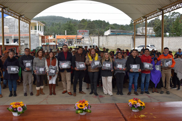 Agradecen al gobernador Eduardo Ramírez entrega de ayuda humanitaria por la temporada invernal