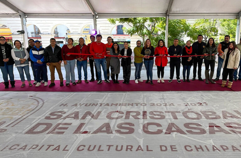 Inauguran Pista de Hielo en San Cristóbal