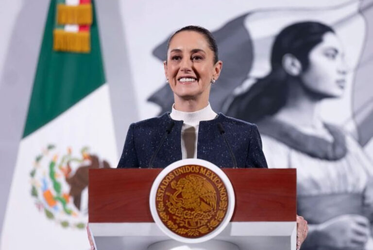 Claudia Sheinbaum firma decreto para proteger a la industria textil nacional
