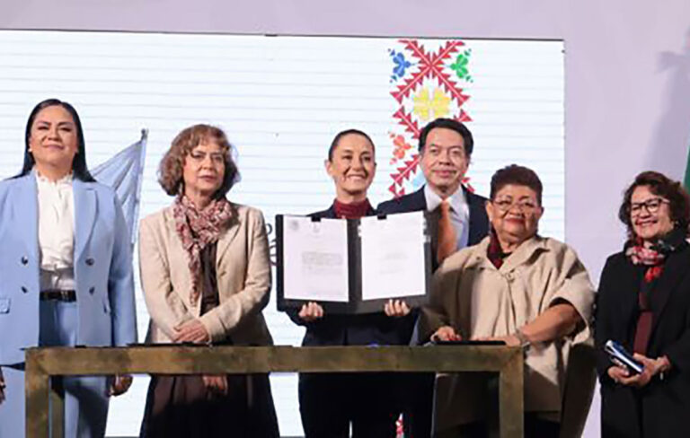 Claudia Sheinbaum firma decreto por el cual se crea la Universidad Nacional Rosario Castellanos