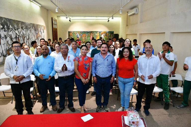 Reconoce Ayuntamiento a ganadores de la 1ª Olimpiada del Conocimiento de Cultura Digital