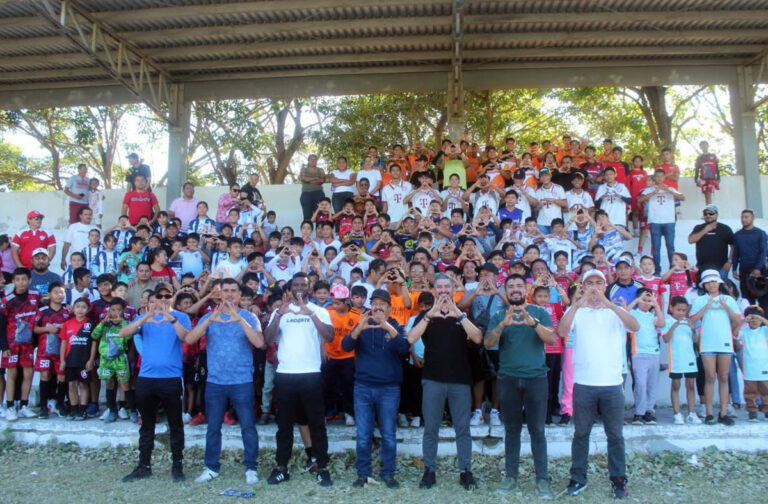 Director del Instituto del Deporte inaugura Torneo de Liga Infantil y Juvenil de Futbol