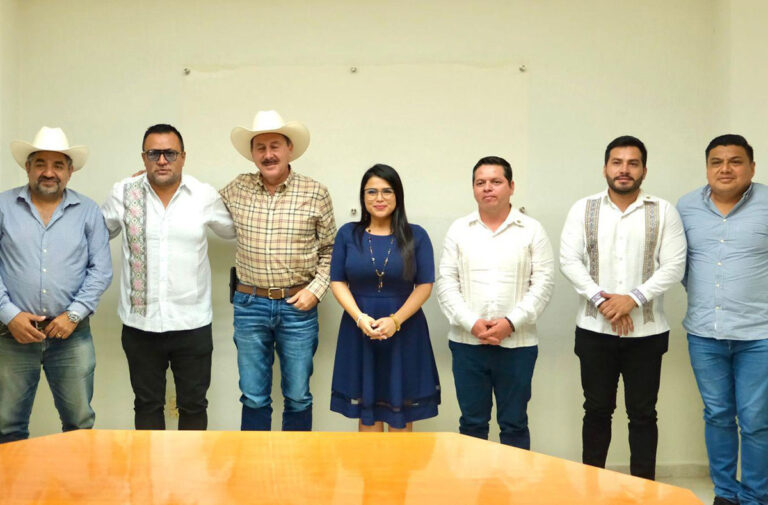 Promueve Katy Aguiar encuentros productivos entre alcaldes del Distrito XVIII y secretarios de Estado