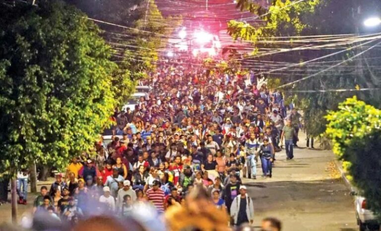 Y se reanudan las caravanas; es la primera, en la nueva era de Trump