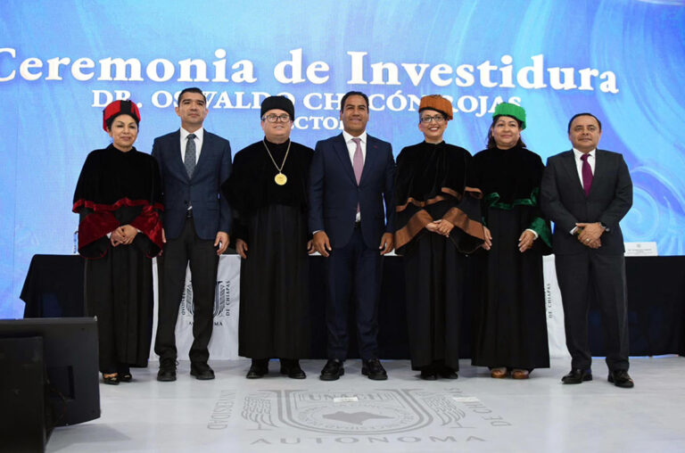 Se realiza en la UNACH la ceremonia de investidura del rector Oswaldo Chacón Rojas