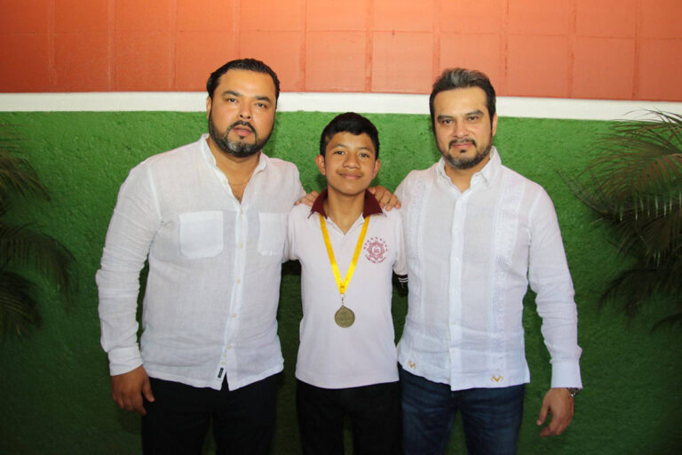 Felicita SE a Leonardo Edín González Diaz, ganador del 8º Concurso Nacional de la Olimpiada Mexicana de Matemáticas