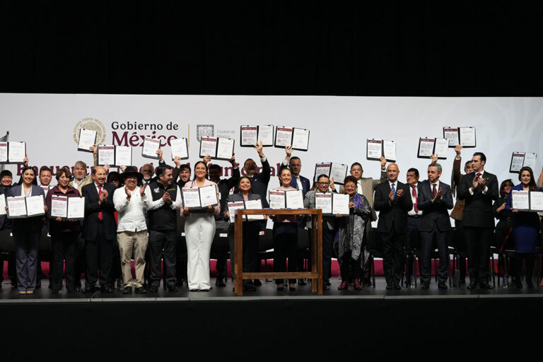 Presidenta lidera encuentro nacional con alcaldes y gobernadores de todos los partidos políticos