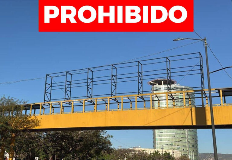Ayuntamiento de Tuxtla no ha autorizado publicidad en puentes peatonales