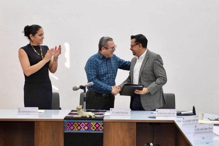 Recibe diputado Mario Guillén, anteproyecto de Ley de Consulta Popular de Chiapas