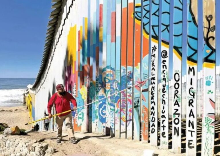 Un muro fronterizo se convierte en lienzo, lleno de ideas y esperanza
