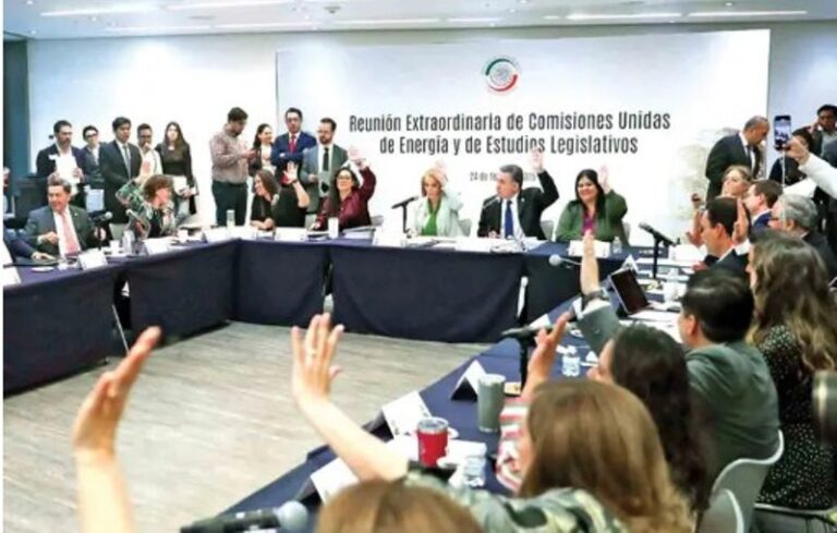 “Reforma energética es 90% igual a 2013”; pasa en comisiones