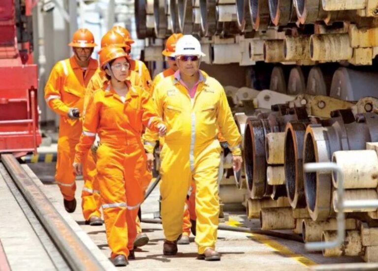 Empleados de Pemex y CFE: Habrá quienes ganen más que la Presidenta