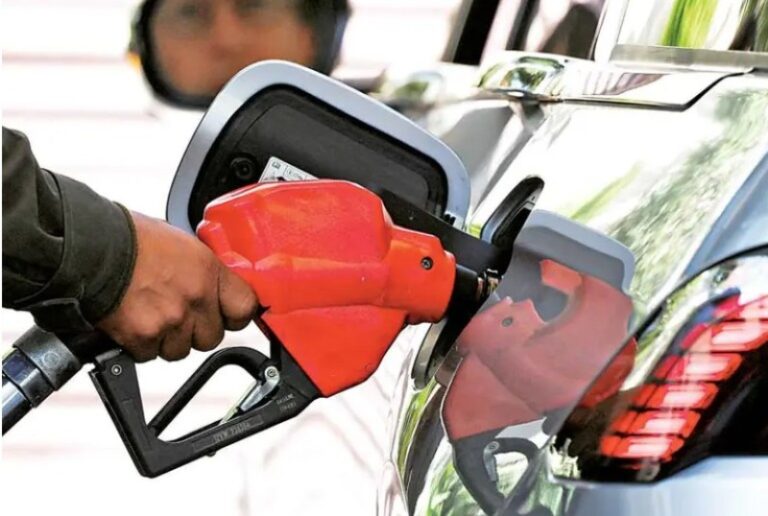 Gasolineros aceptan topar en $24 el litro