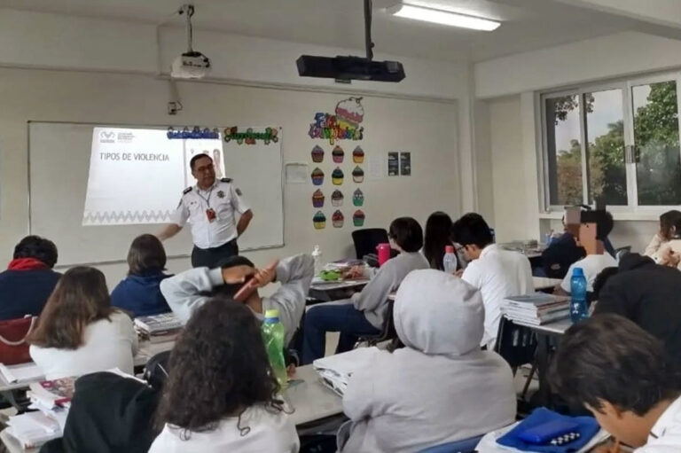 SSP imparte charlas sobre masculinidades positivas