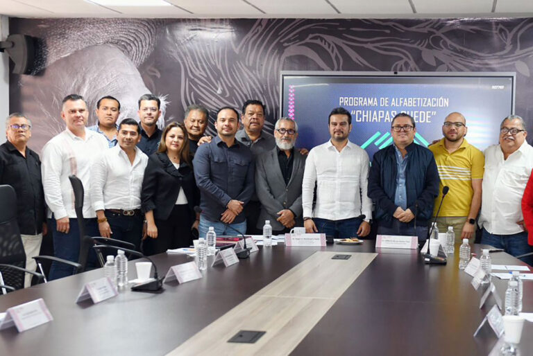 Autoridades y académicos de la UNACH están comprometidos con abatir el rezago educativo