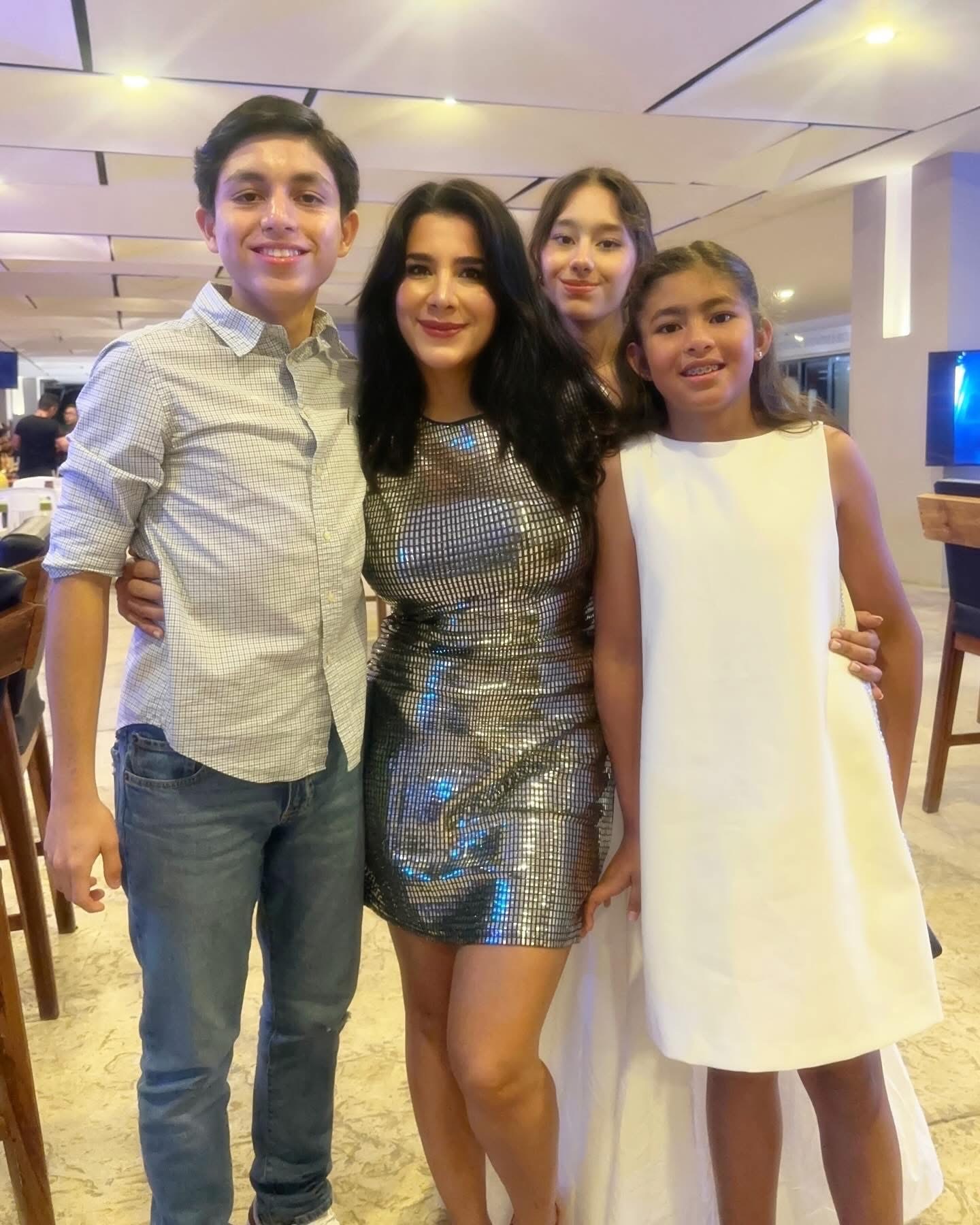 Julia con sus bellos hijos