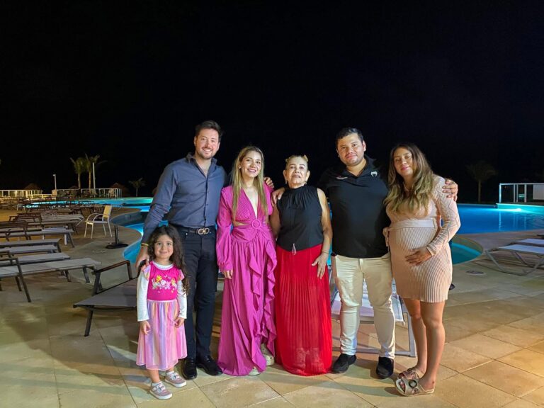José Vázquez con su familia