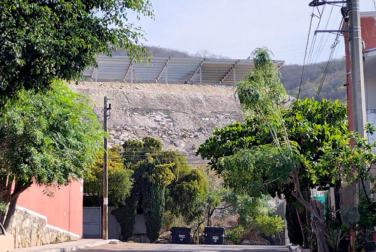 Peligran decenas de viviendas en fraccionamiento Bonampak